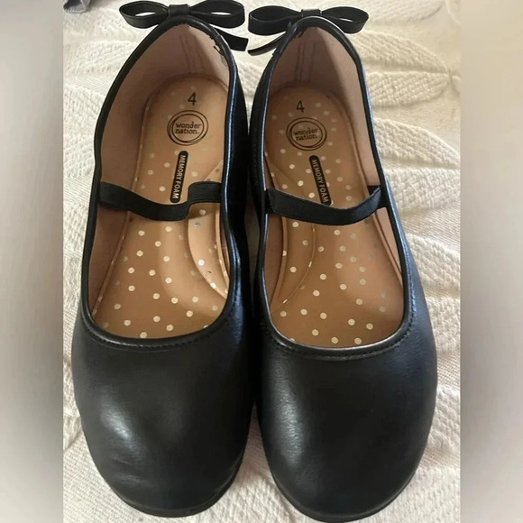 EUC Wonder Nation size 4 black Mary Jane flats size 4 youth. Round toe. Strap - Picture 3 of 6